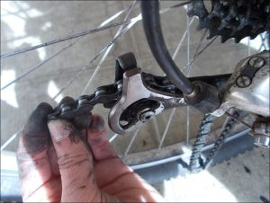 Cách lắp xích xe đạp khi bị tuột